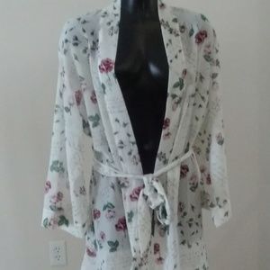 Cerie floral print robe  NWOT